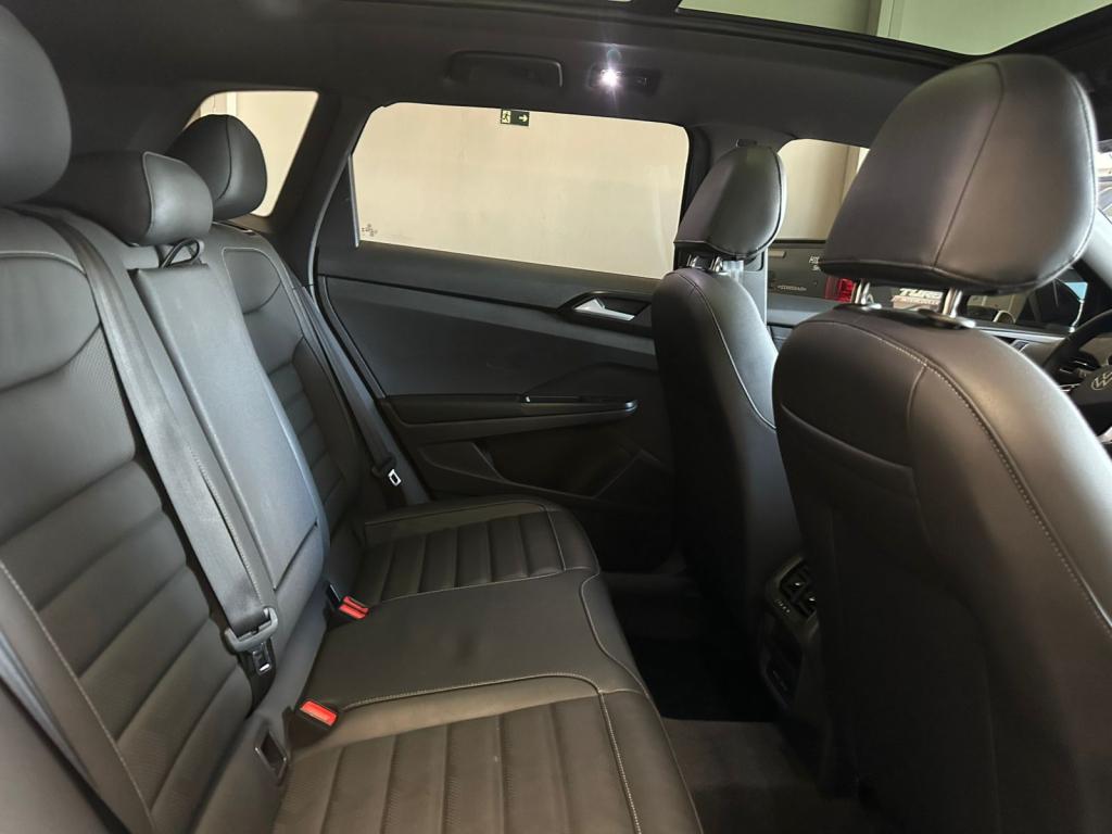 VOLKSWAGEN Taos - Foto