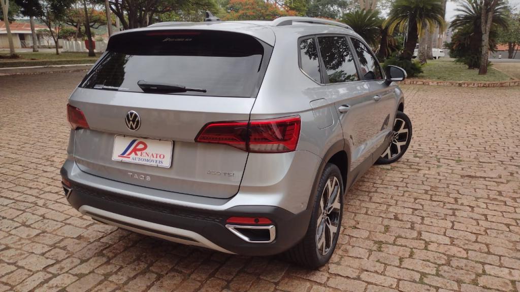 VOLKSWAGEN Taos - Foto