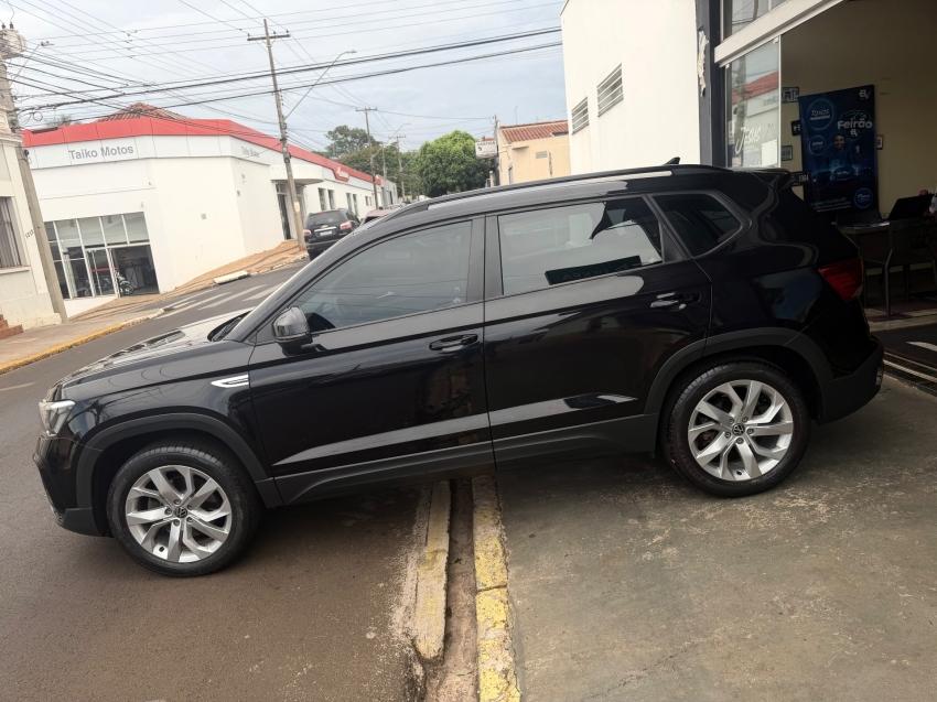 VOLKSWAGEN Taos - Foto