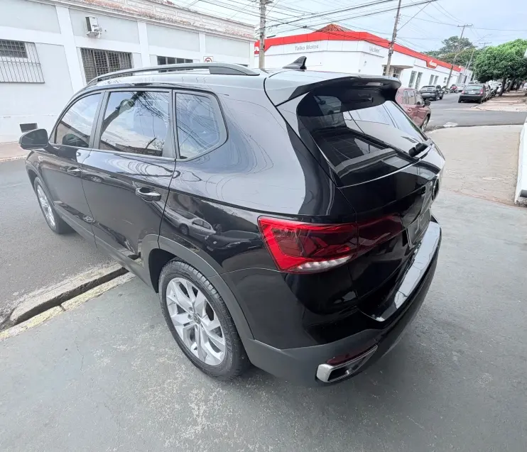 VOLKSWAGEN Taos - Foto