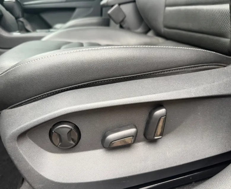 VOLKSWAGEN Taos - Foto