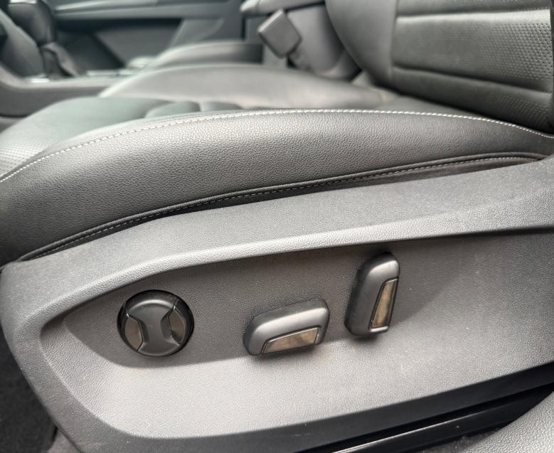 VOLKSWAGEN Taos - Foto