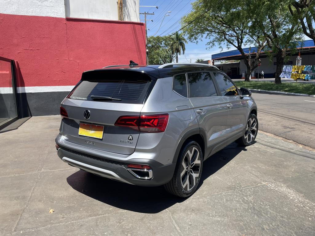 VOLKSWAGEN Taos - Foto