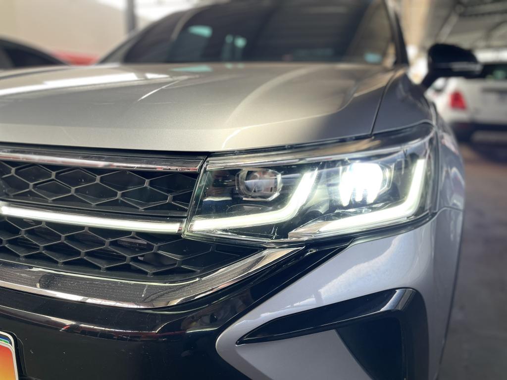 VOLKSWAGEN Taos - Foto