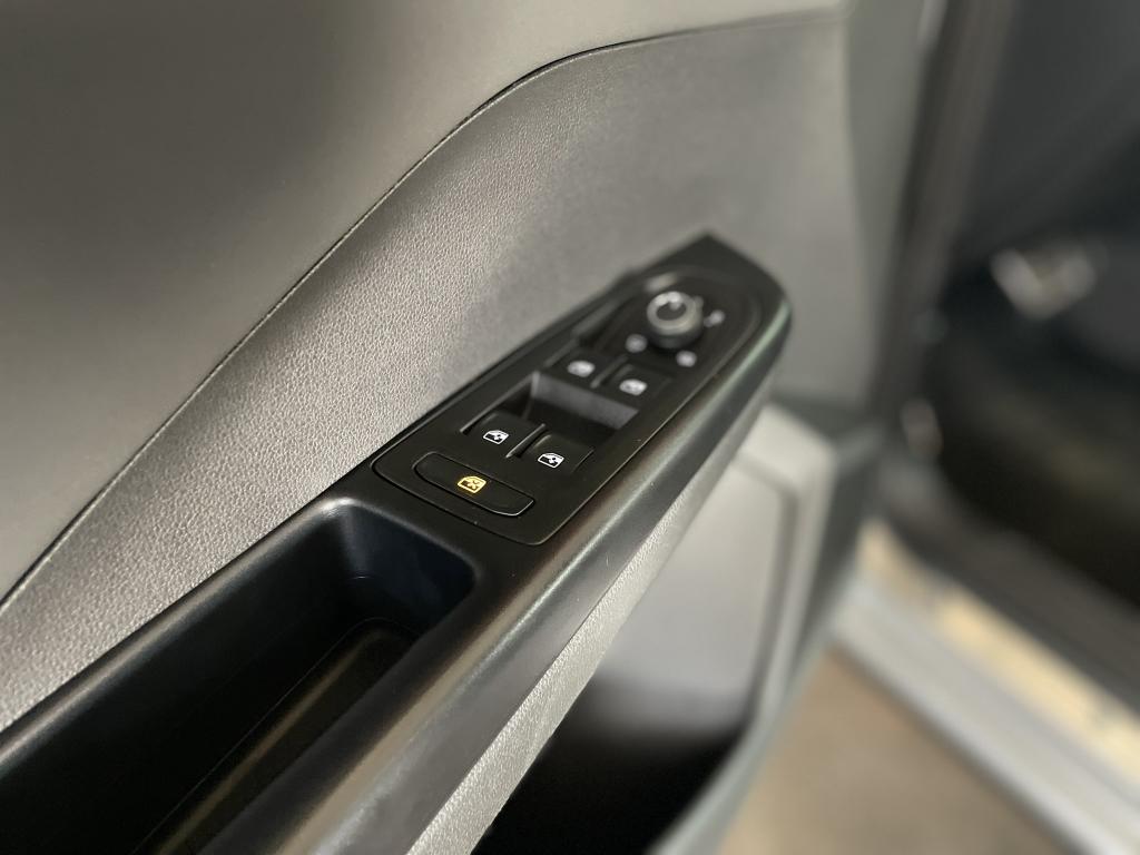 VOLKSWAGEN Taos - Foto