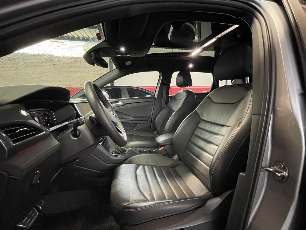 VOLKSWAGEN Taos - Foto