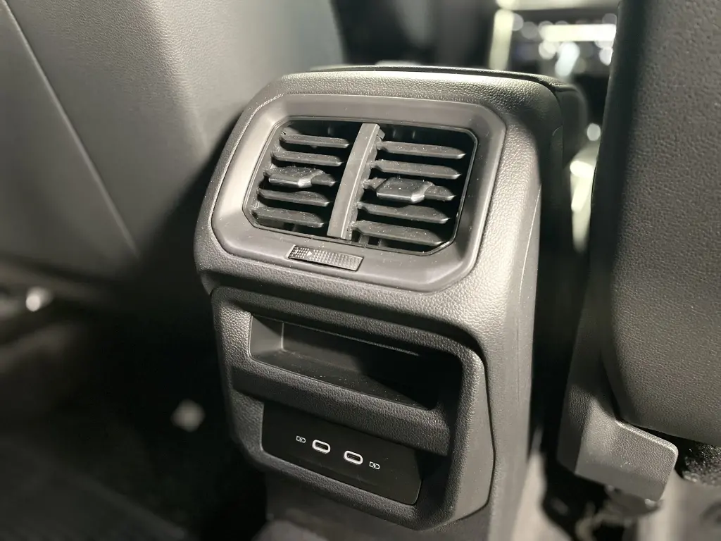 VOLKSWAGEN Taos - Foto