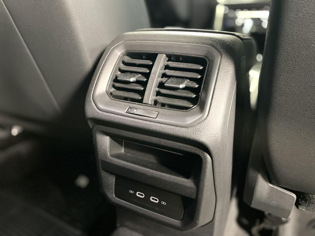 VOLKSWAGEN Taos - Foto