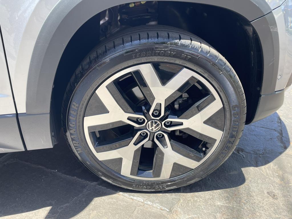 VOLKSWAGEN Taos - Foto
