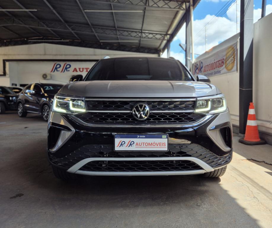 VOLKSWAGEN Taos
