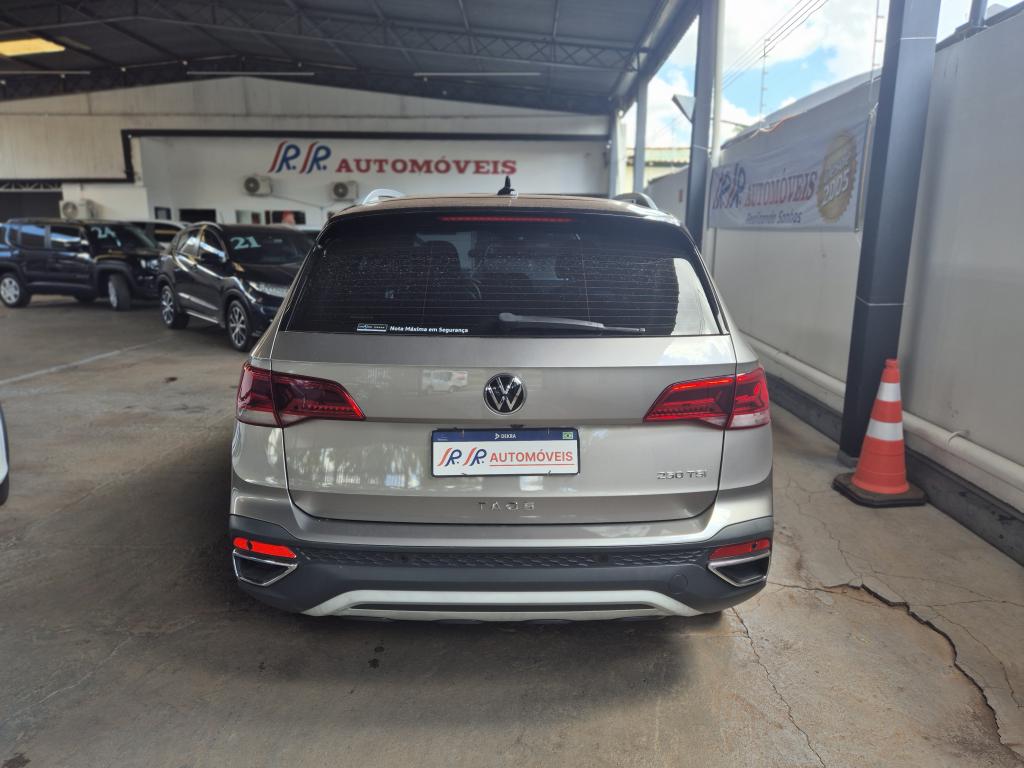 VOLKSWAGEN Taos - Foto