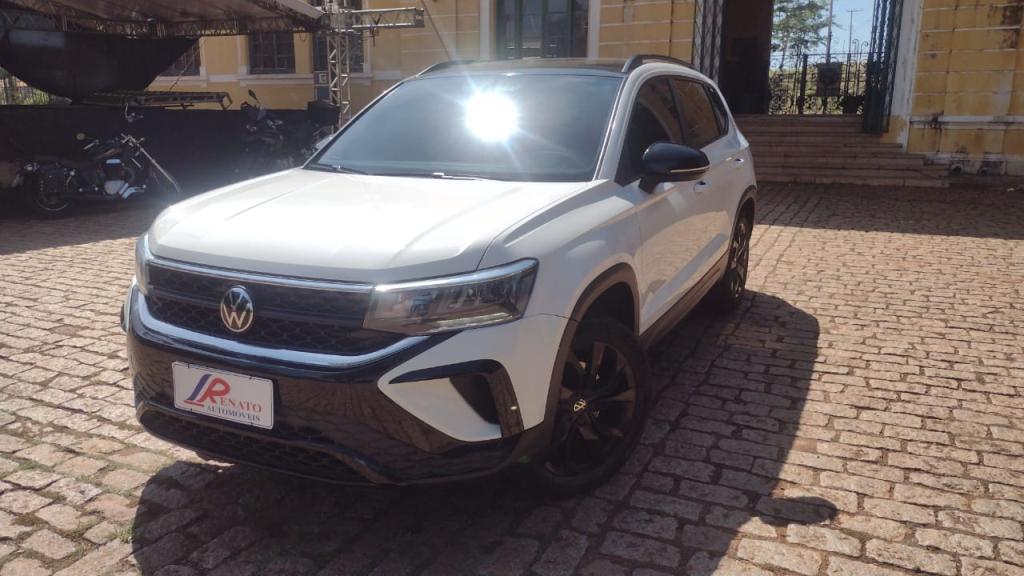 VOLKSWAGEN Taos - Foto