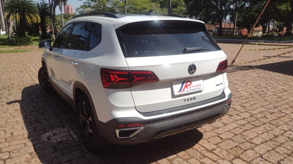 VOLKSWAGEN Taos - Foto