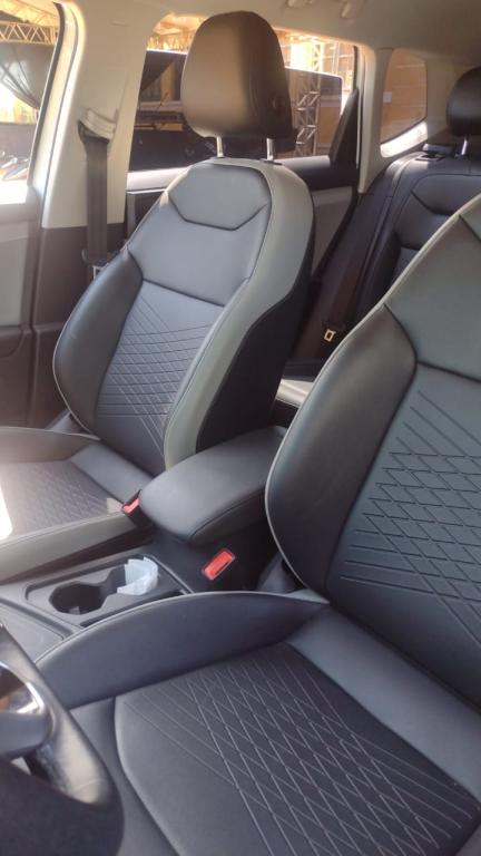 VOLKSWAGEN Taos - Foto