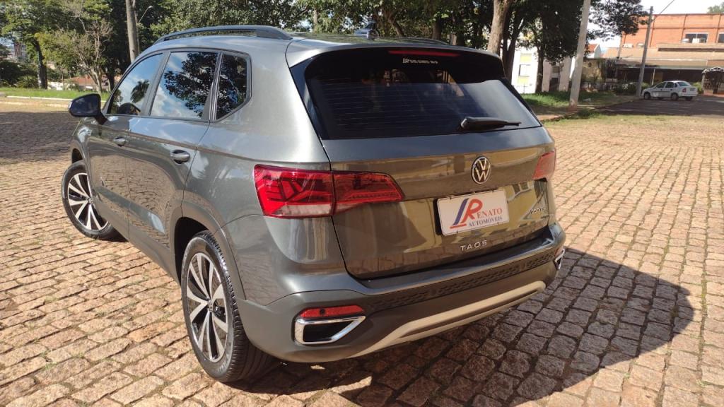 VOLKSWAGEN Taos - Foto