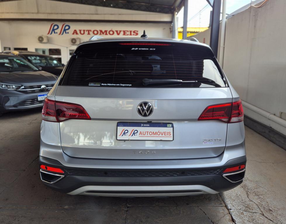 VOLKSWAGEN Taos - Foto