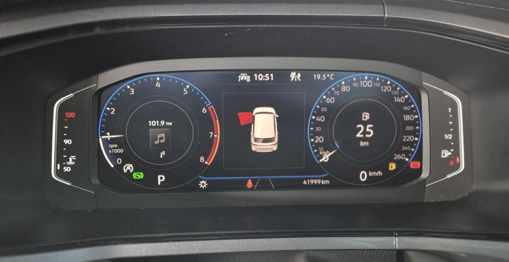 VOLKSWAGEN Taos - Foto