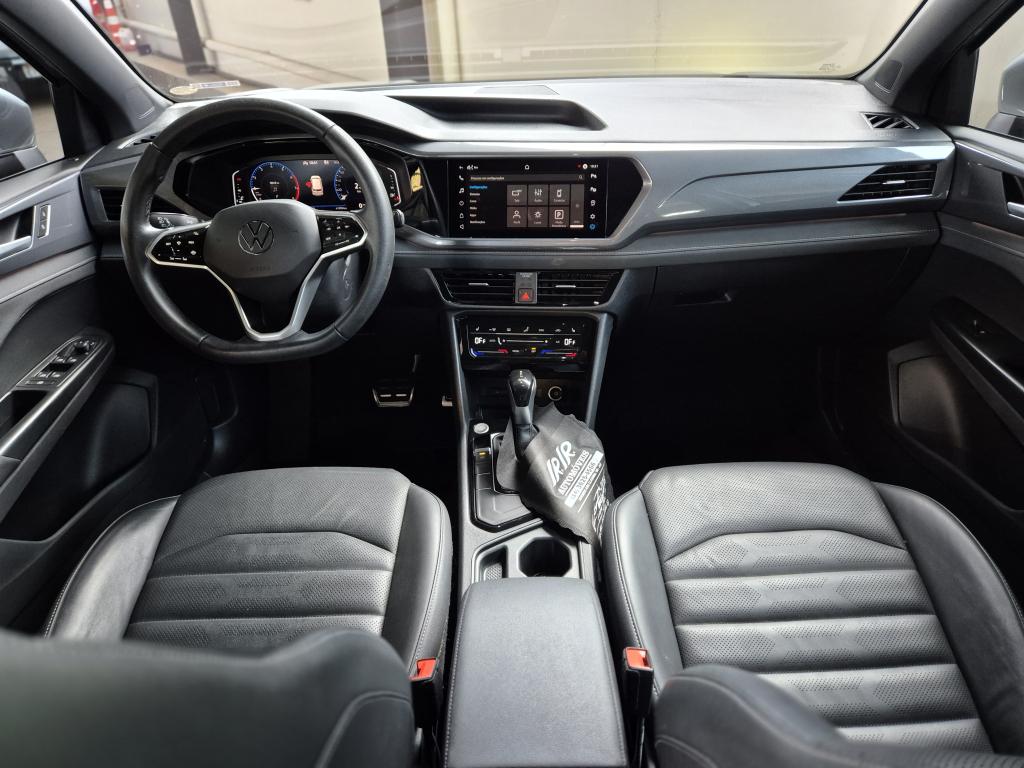 VOLKSWAGEN Taos - Foto