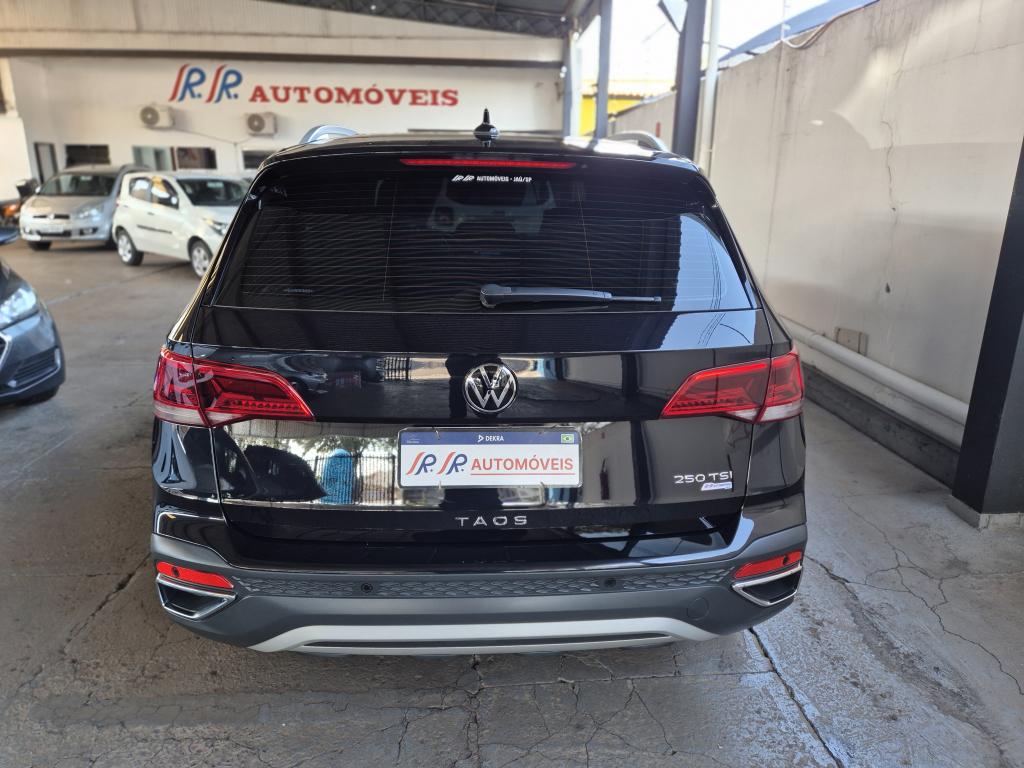 VOLKSWAGEN Taos - Foto