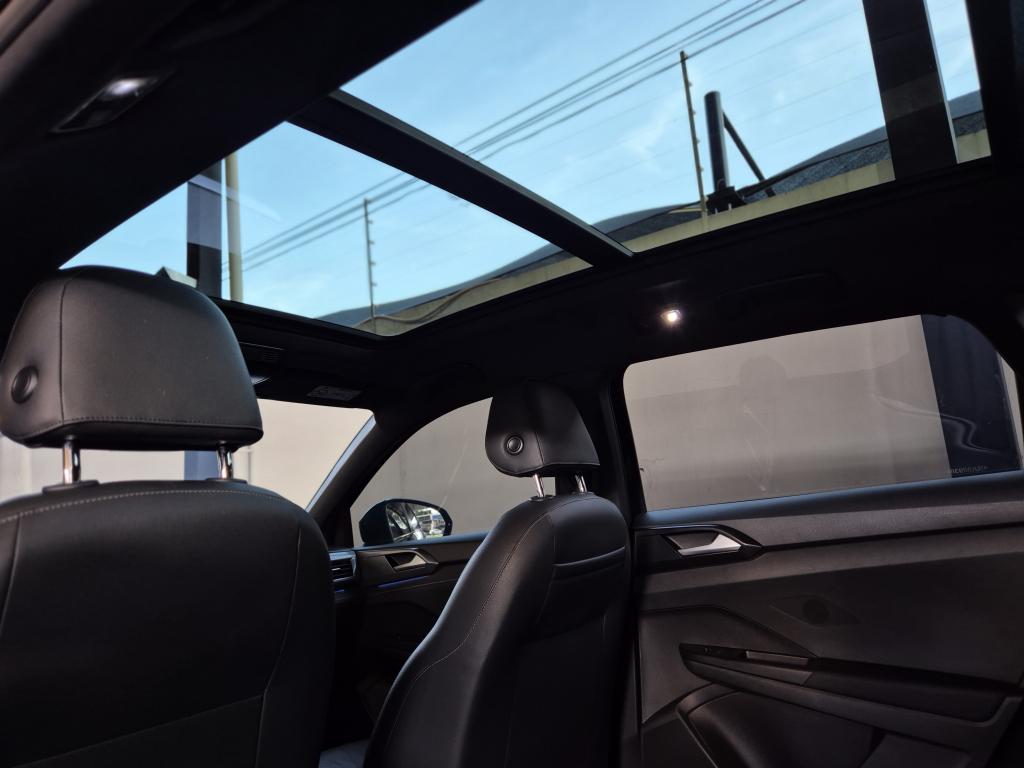 VOLKSWAGEN Taos - Foto