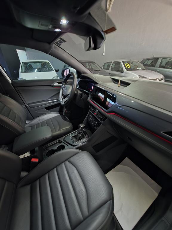VOLKSWAGEN Taos - Foto