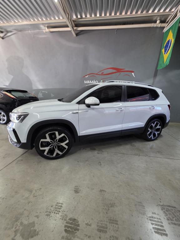 VOLKSWAGEN Taos - Foto