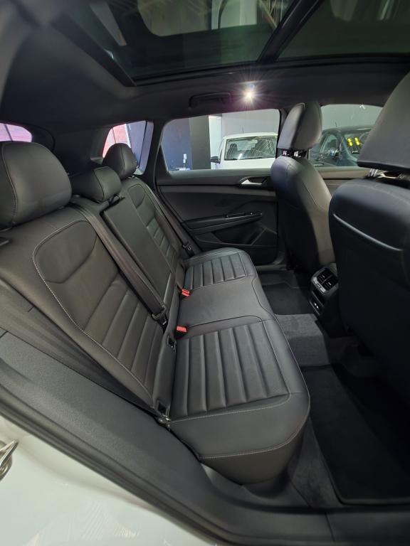 VOLKSWAGEN Taos - Foto