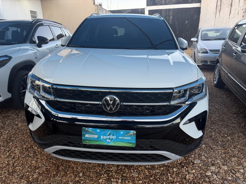 VOLKSWAGEN Taos - Foto