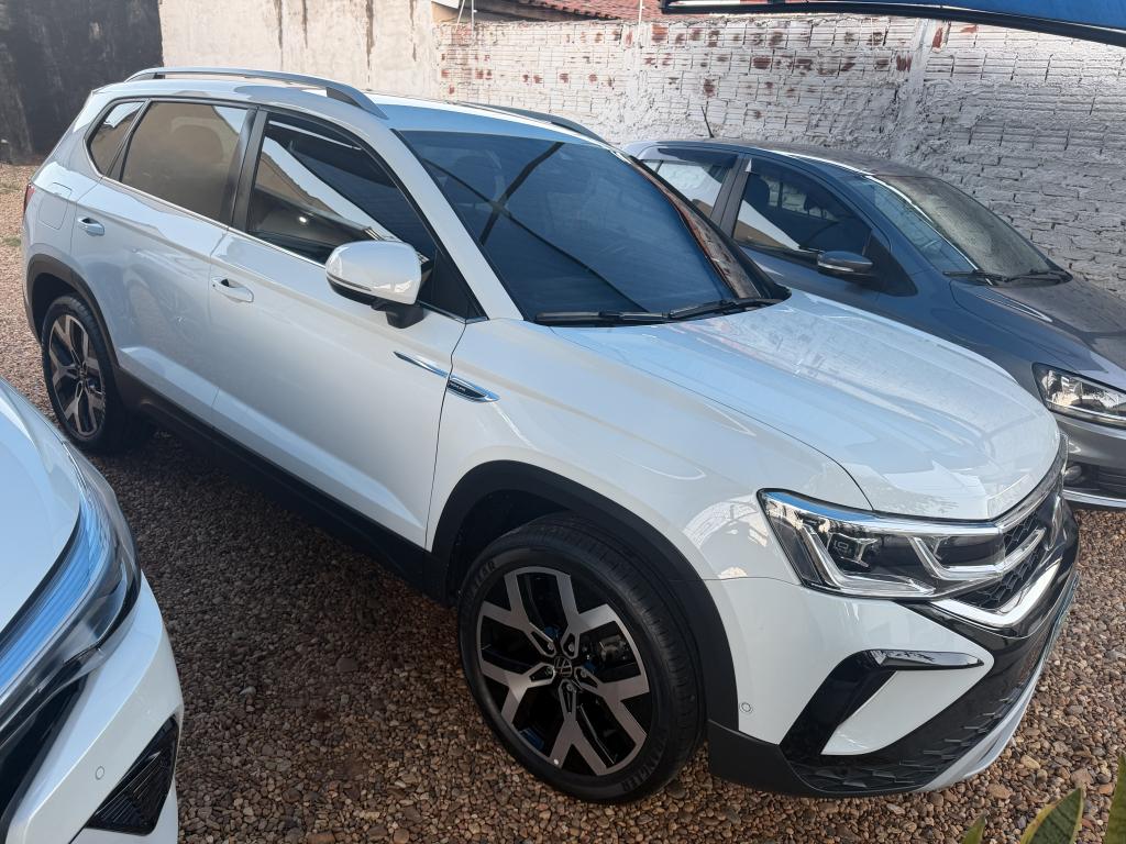 VOLKSWAGEN Taos - Foto