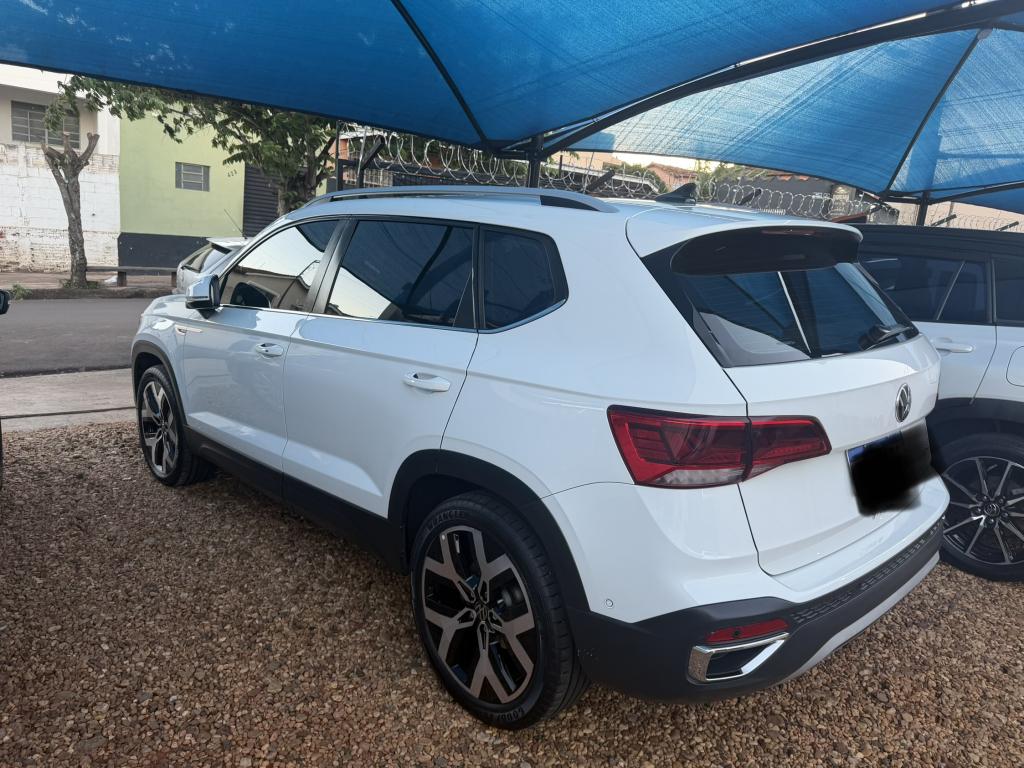 VOLKSWAGEN Taos - Foto
