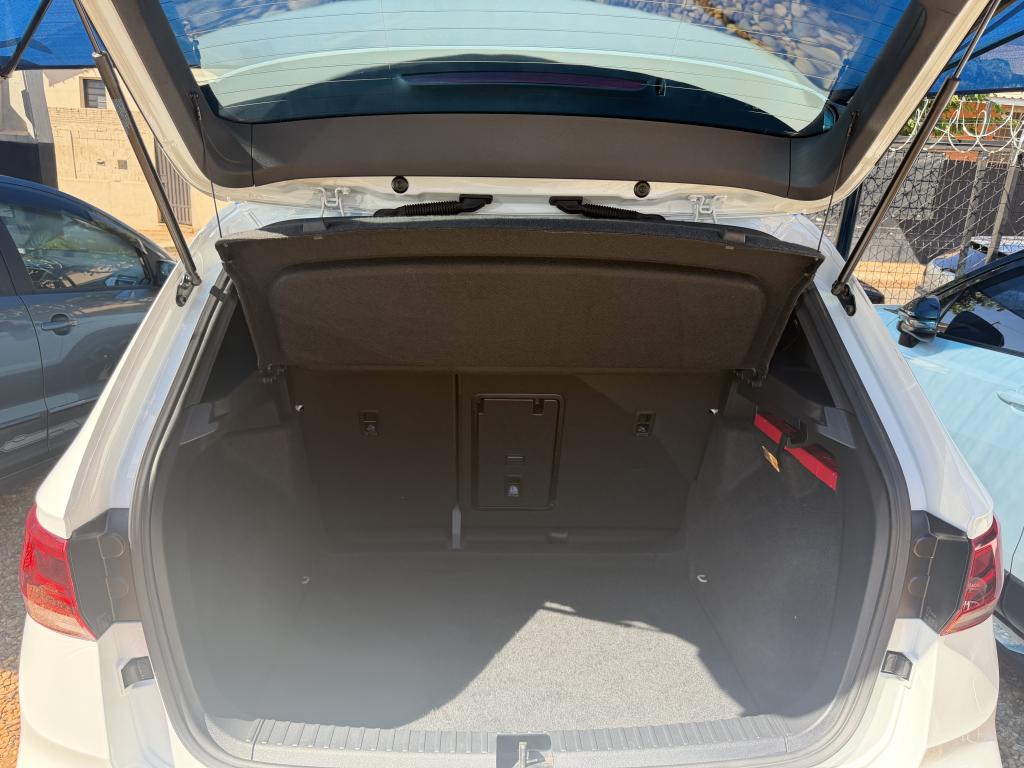 VOLKSWAGEN Taos - Foto