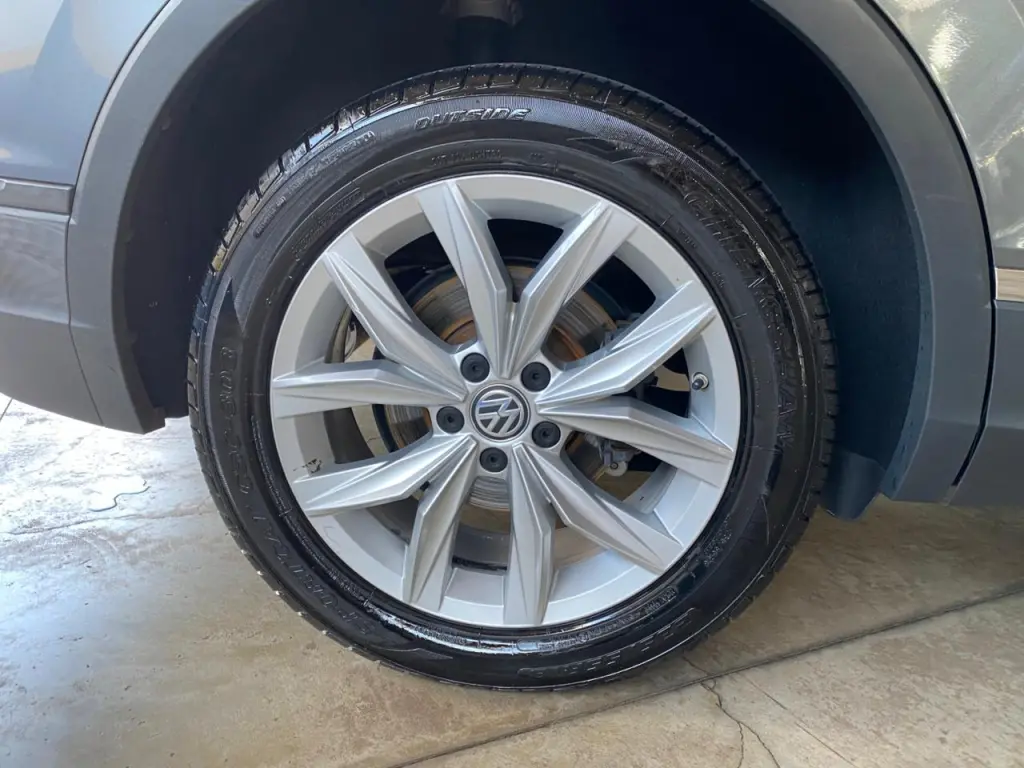 VOLKSWAGEN Tiguan - Foto