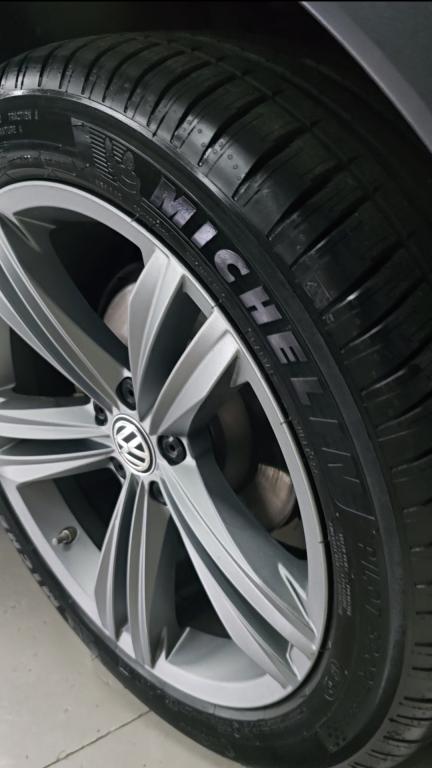 VOLKSWAGEN Tiguan - Foto