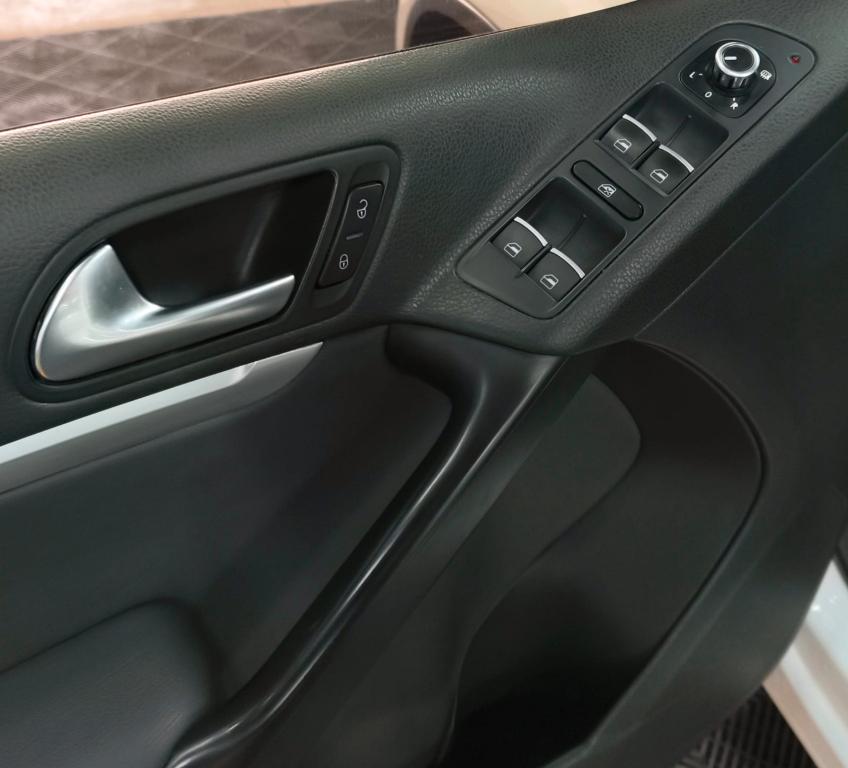 VOLKSWAGEN Tiguan - Foto