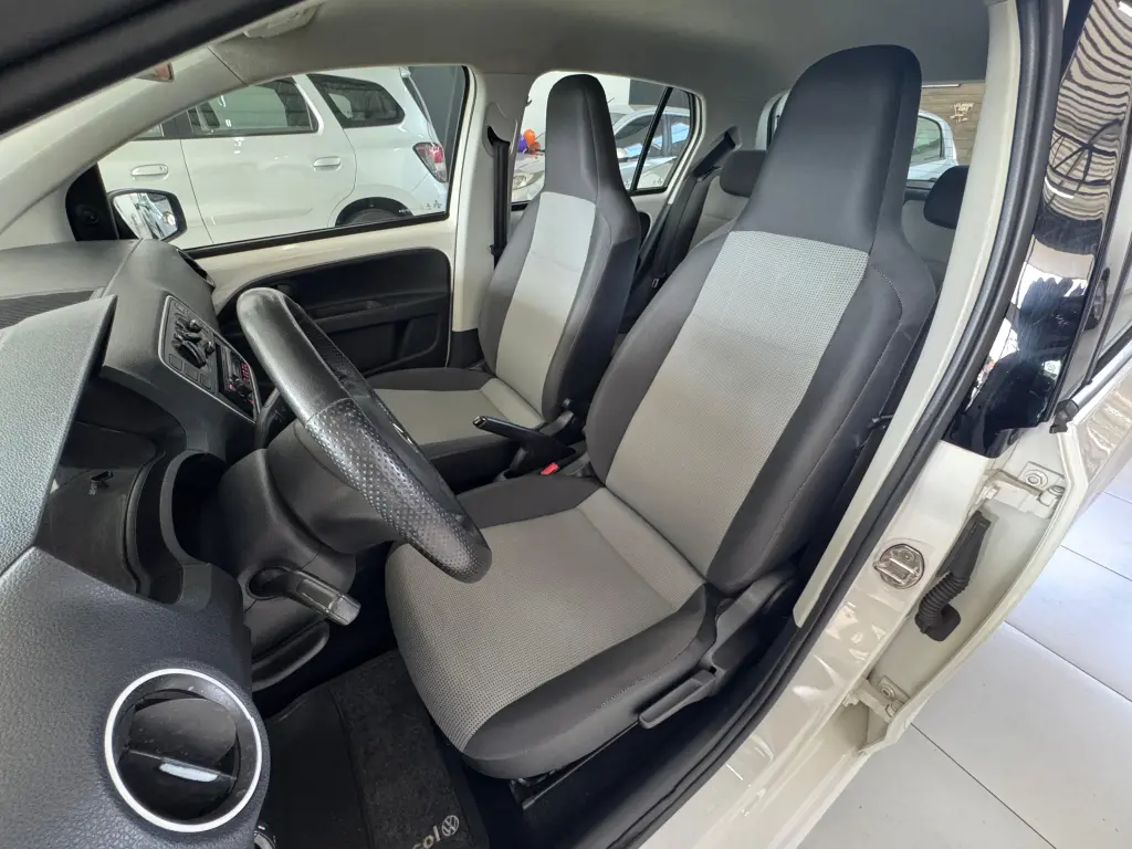 VOLKSWAGEN UP - Foto