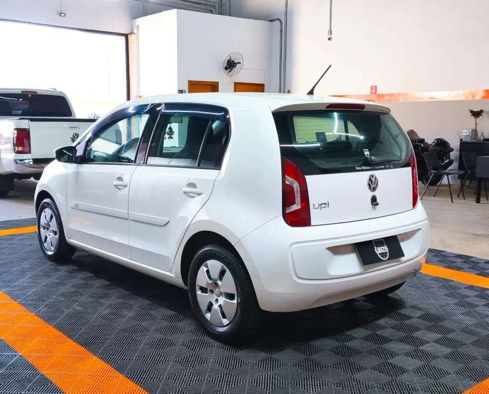 VOLKSWAGEN UP - Foto