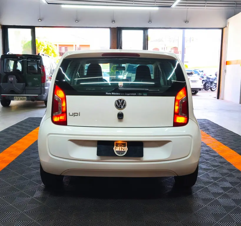 VOLKSWAGEN UP - Foto