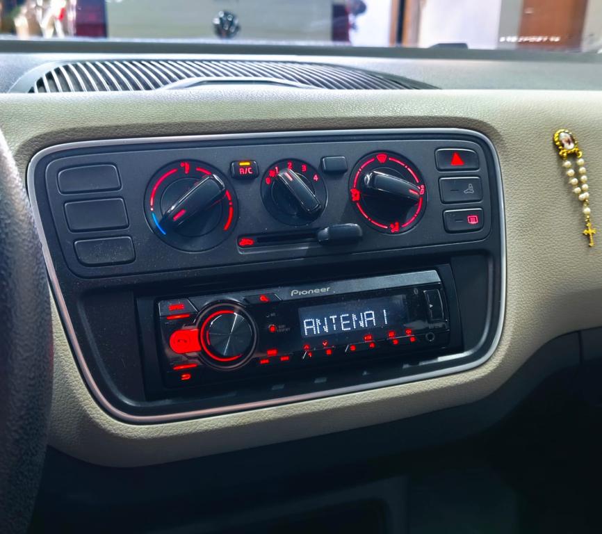 VOLKSWAGEN UP - Foto