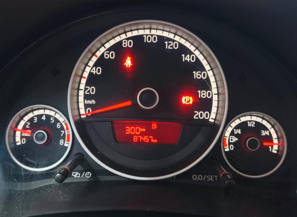 VOLKSWAGEN UP - Foto