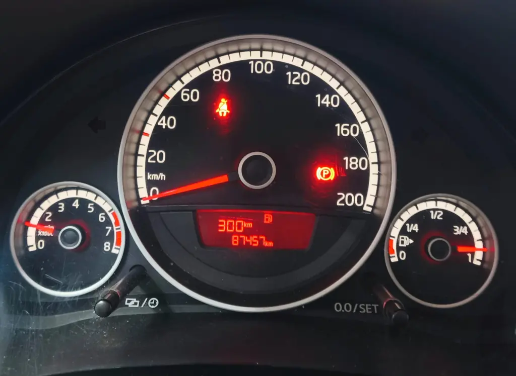 VOLKSWAGEN UP - Foto