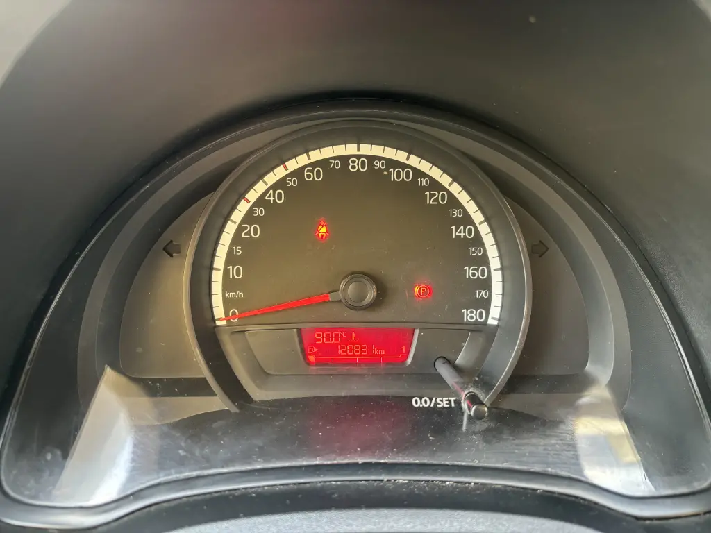 VOLKSWAGEN UP - Foto