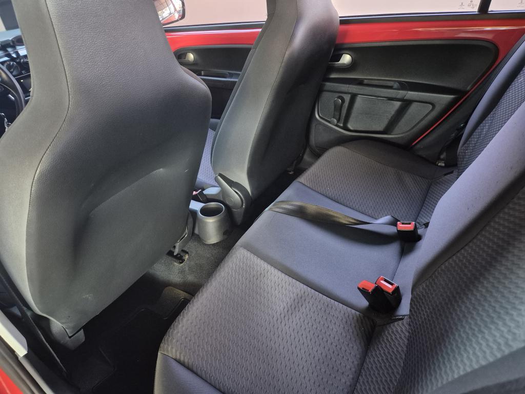 VOLKSWAGEN UP - Foto