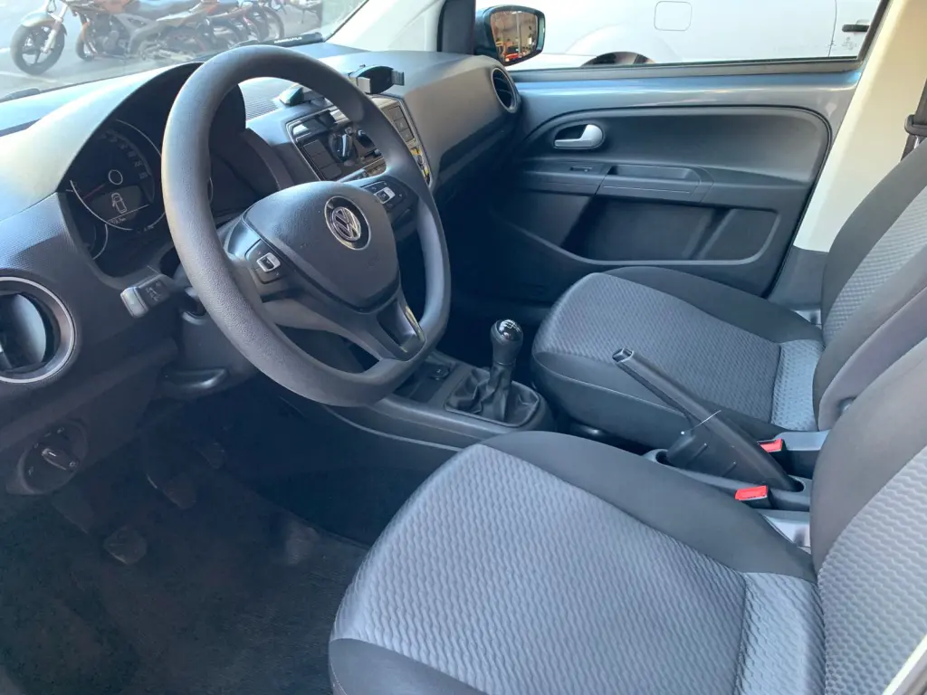 VOLKSWAGEN UP - Foto
