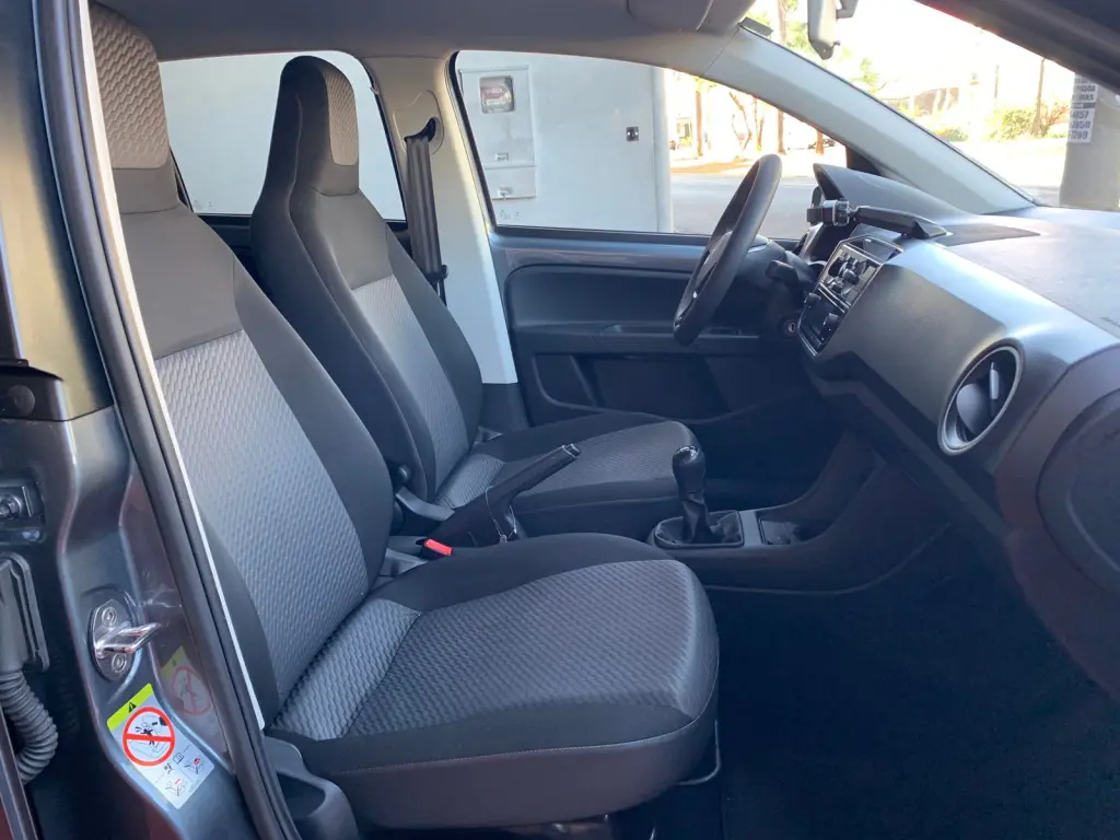 VOLKSWAGEN UP - Foto