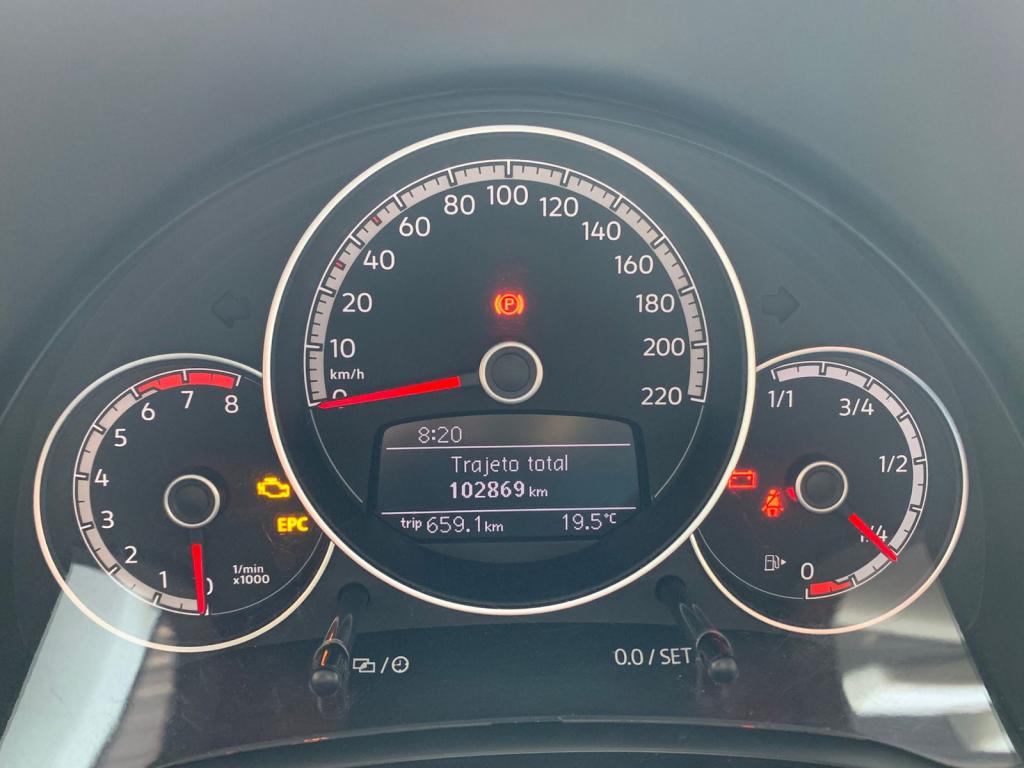 VOLKSWAGEN UP - Foto