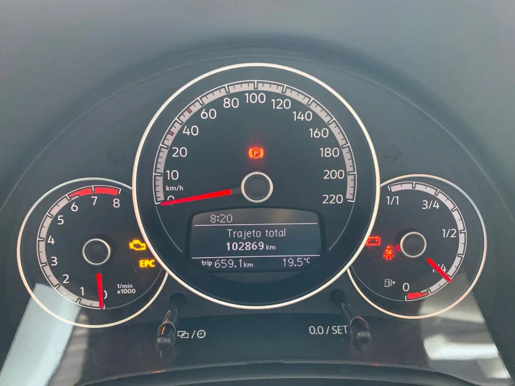 VOLKSWAGEN UP - Foto