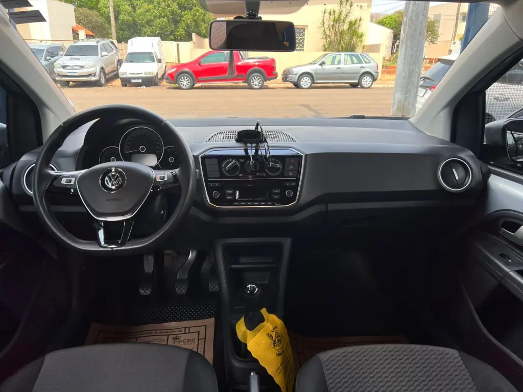 VOLKSWAGEN UP - Foto