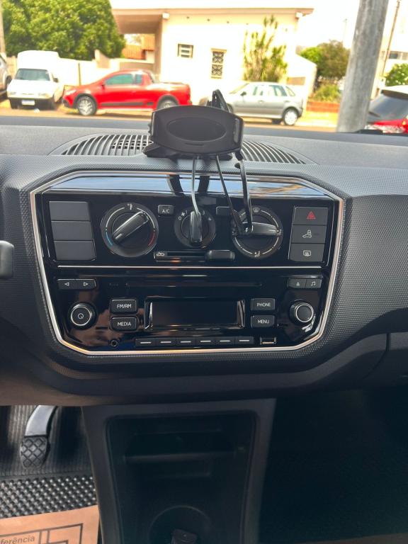 VOLKSWAGEN UP - Foto