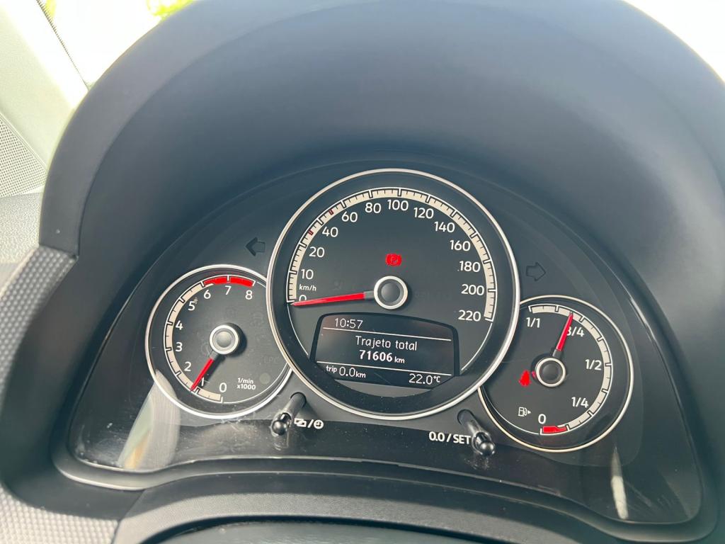 VOLKSWAGEN UP - Foto