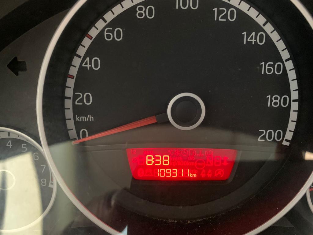 VOLKSWAGEN UP - Foto